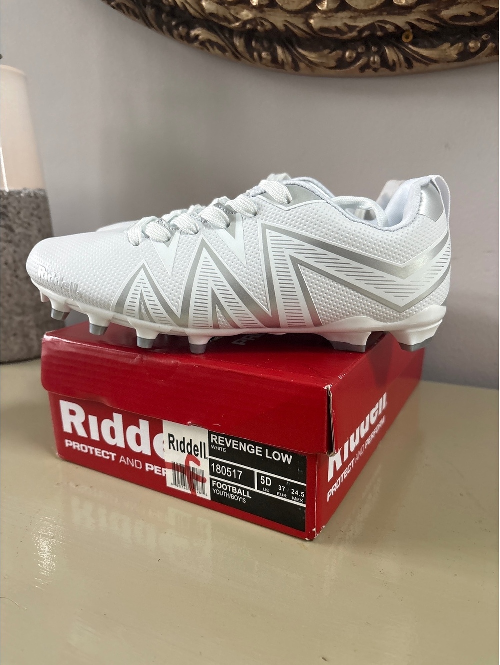 New Riddell Revenge Low Youth Football Cleats - White Size 5 Boys  US
